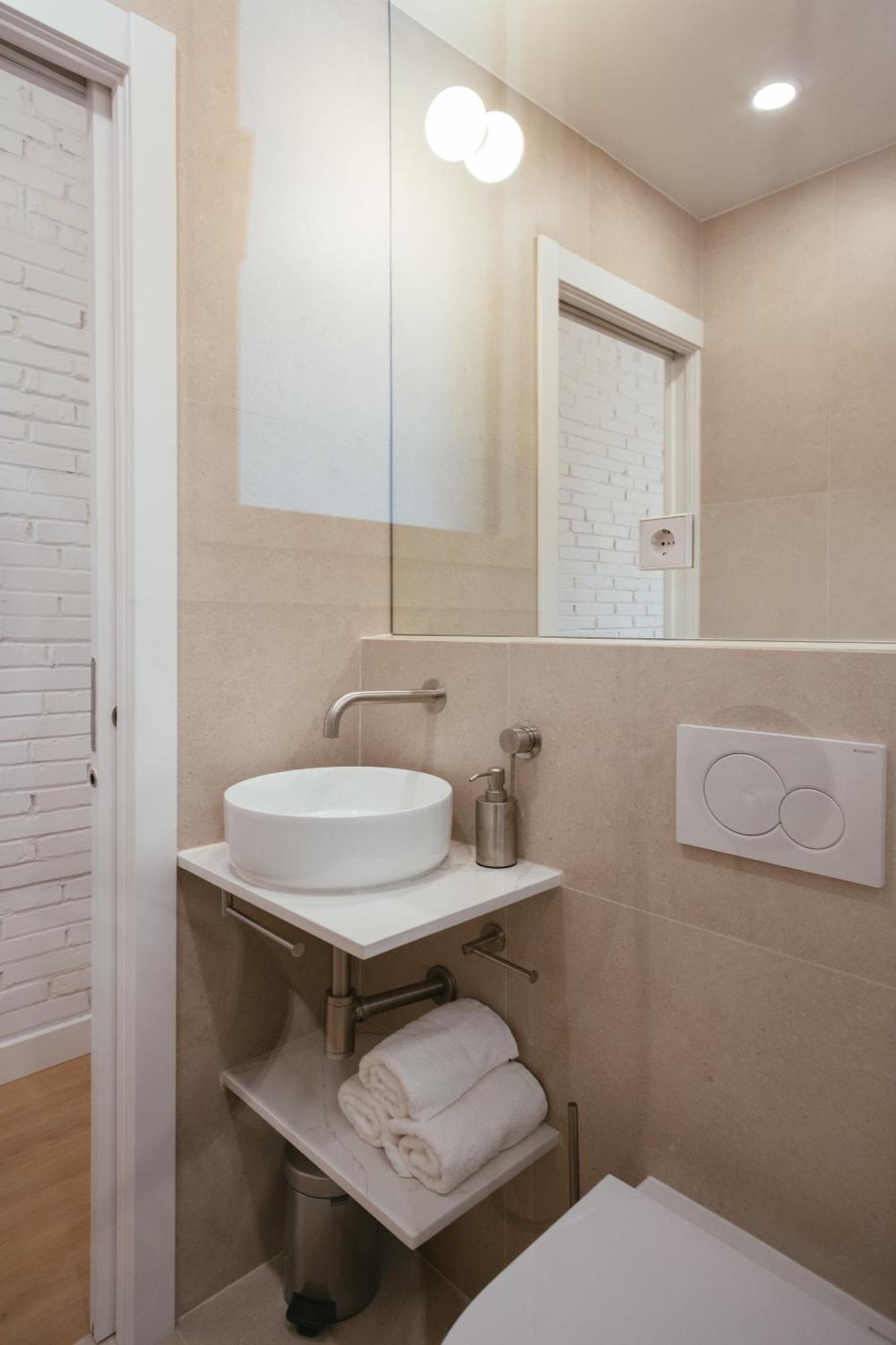 Newly Renovated Stylish Eixample - Great Location 바르셀로나 외부 사진
